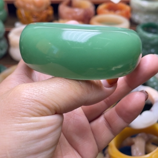 【闪购商品】石英质玉手镯未镶嵌