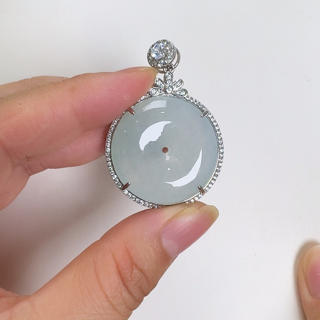 翡翠银S925镶嵌颈饰平安扣