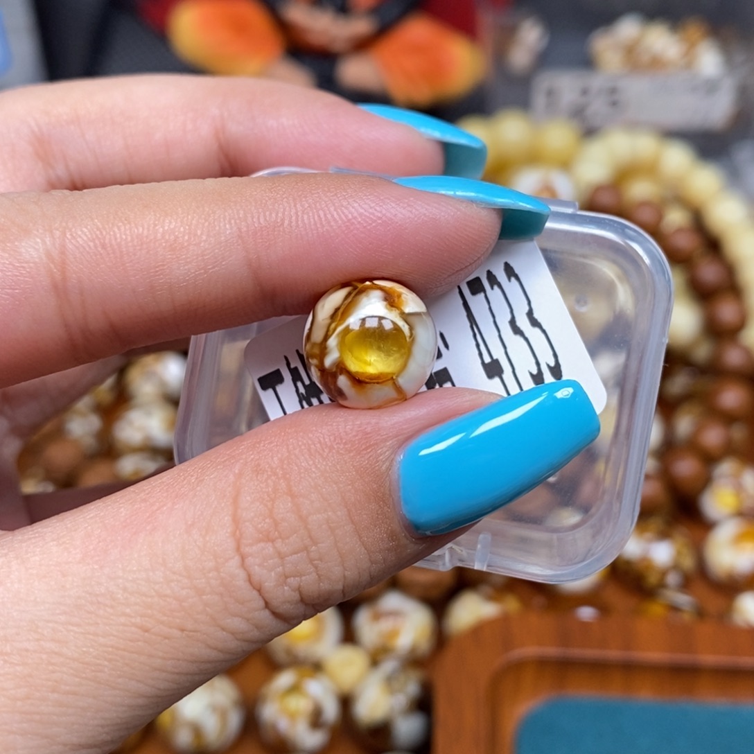 蜜蜡未镶嵌珠宝奇石4773