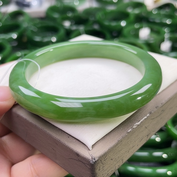 未镶嵌手镯和田玉（碧玉）