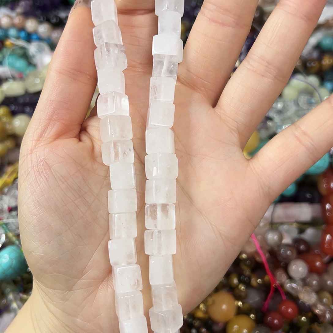 玛瑙/玉髓合金珠宝半成品 卡8奶白水晶方糖四十几颗