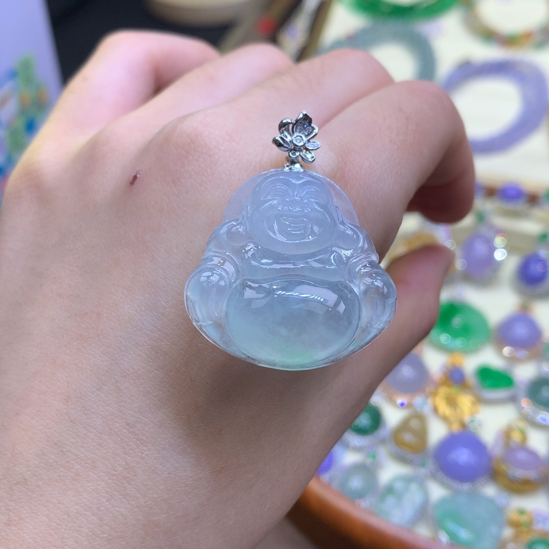 翡翠18K金镶嵌颈饰翡翠