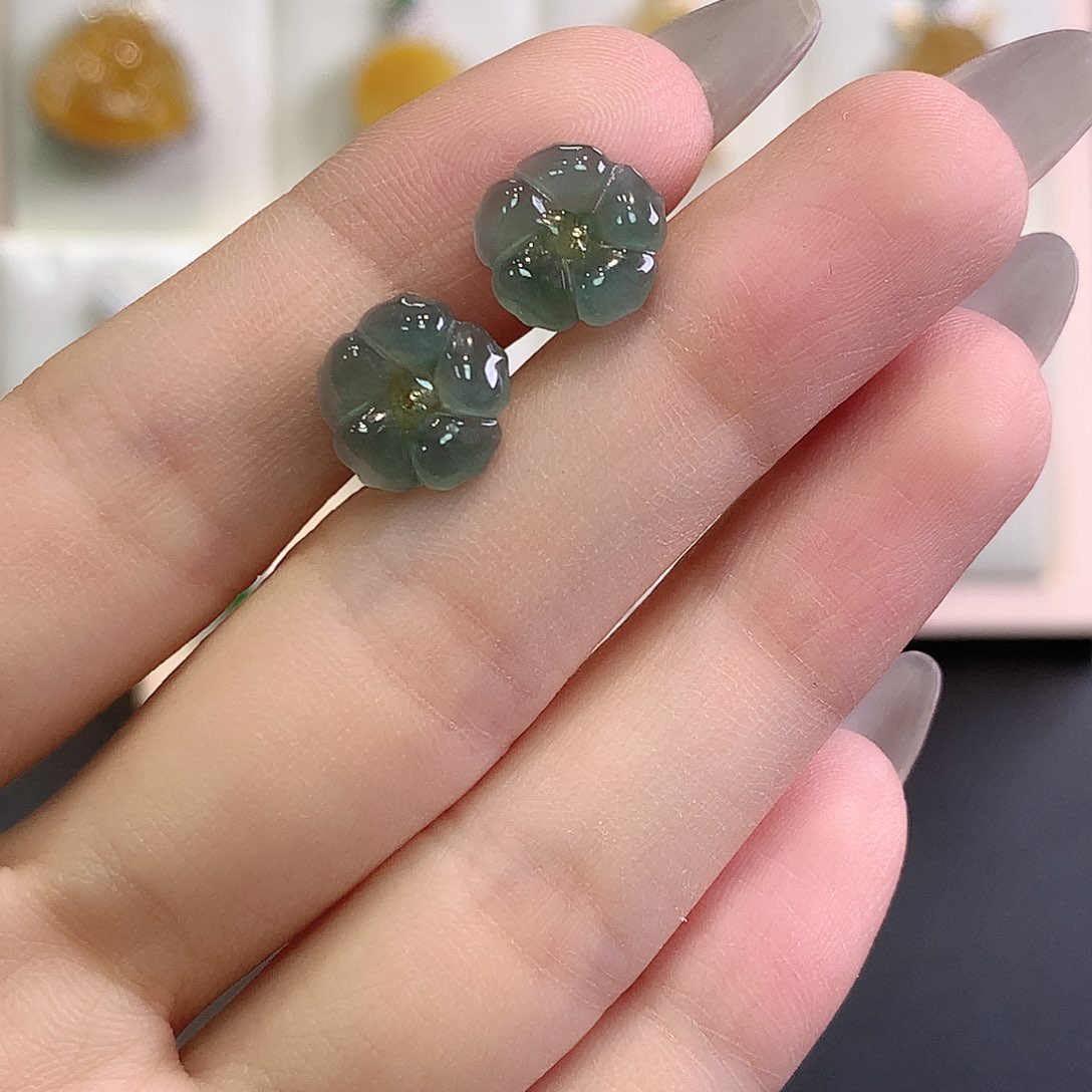 翡翠未镶嵌耳饰3、