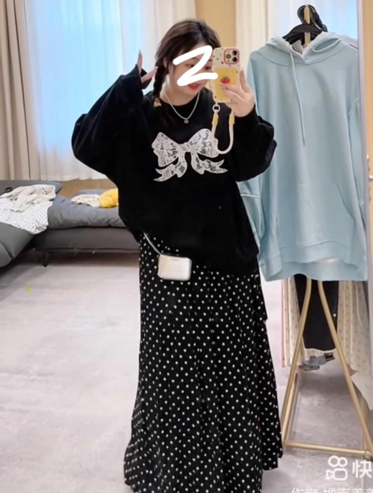 胖mm大码蝴蝶结钉珠卫衣春季圆领上衣宽松减龄波点半身裙两件套