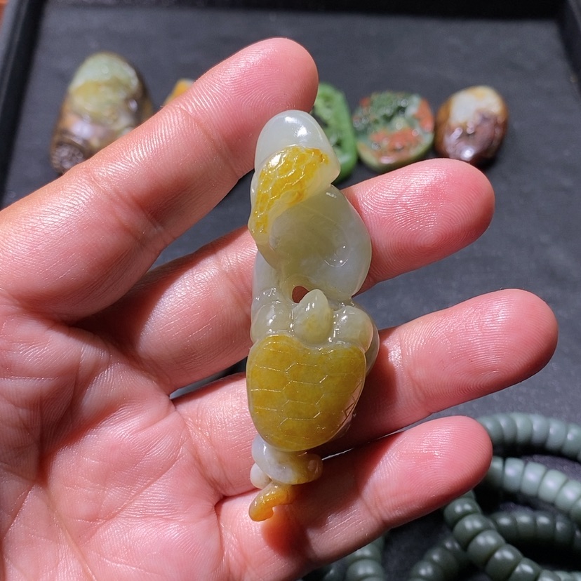 【闪购商品】和田玉颈饰未镶嵌?****邪