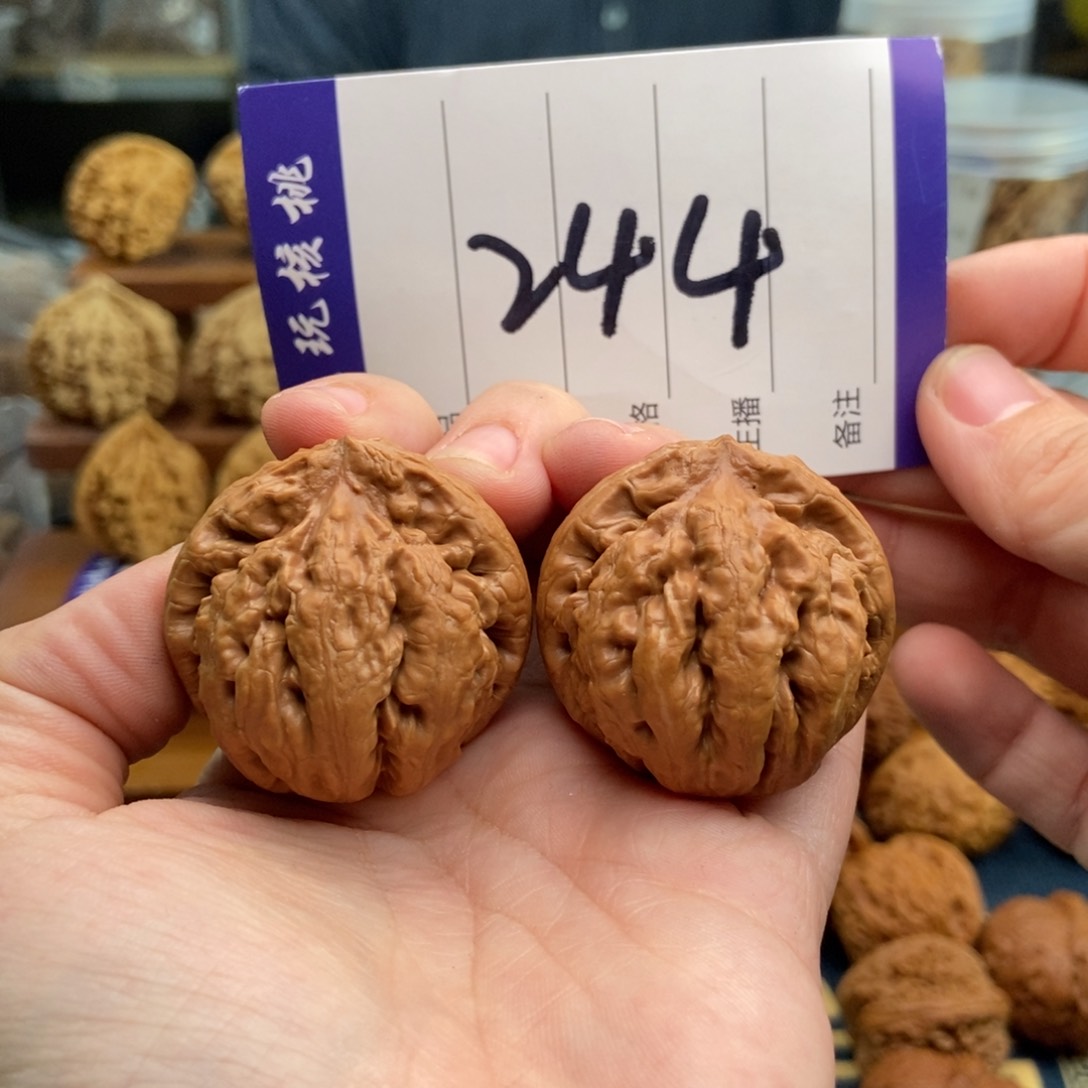 文玩核桃吊坠38霸王龙