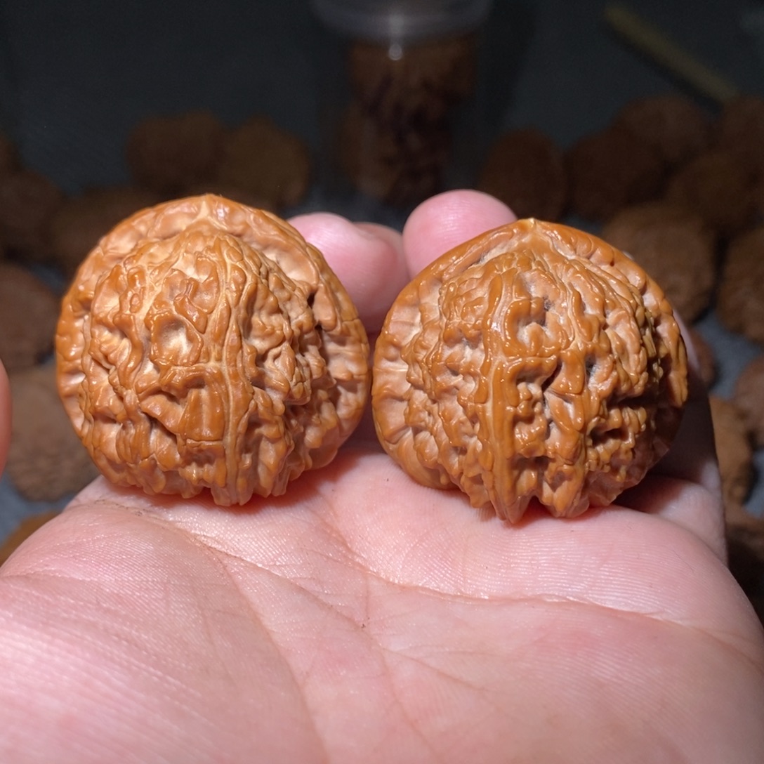 吊坠桃核40三角白有修