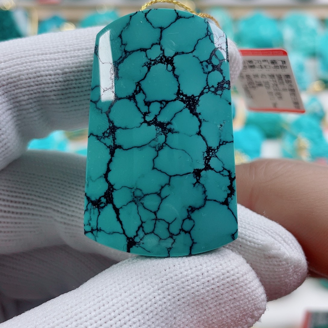 绿松石未镶嵌颈饰