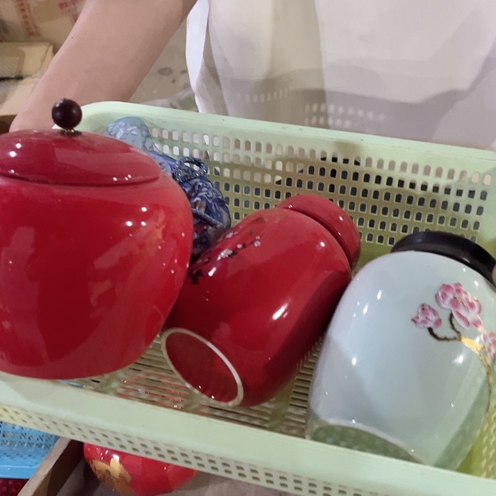 各种器型高档陶瓷茶叶罐储物罐密封罐储茶罐家用防潮