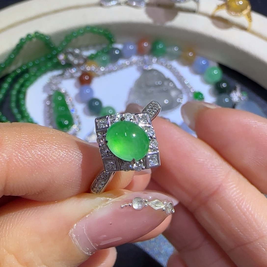 翡翠18K金镶嵌颈饰精品