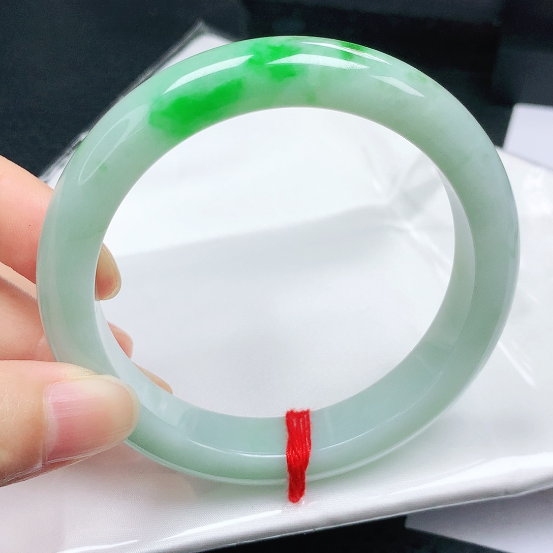 翡翠手镯未镶嵌正