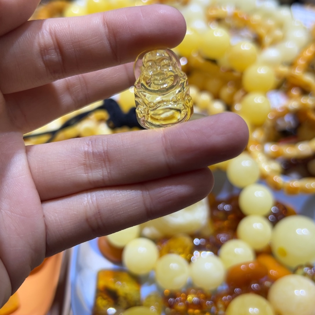 琥珀珠宝奇石未镶嵌