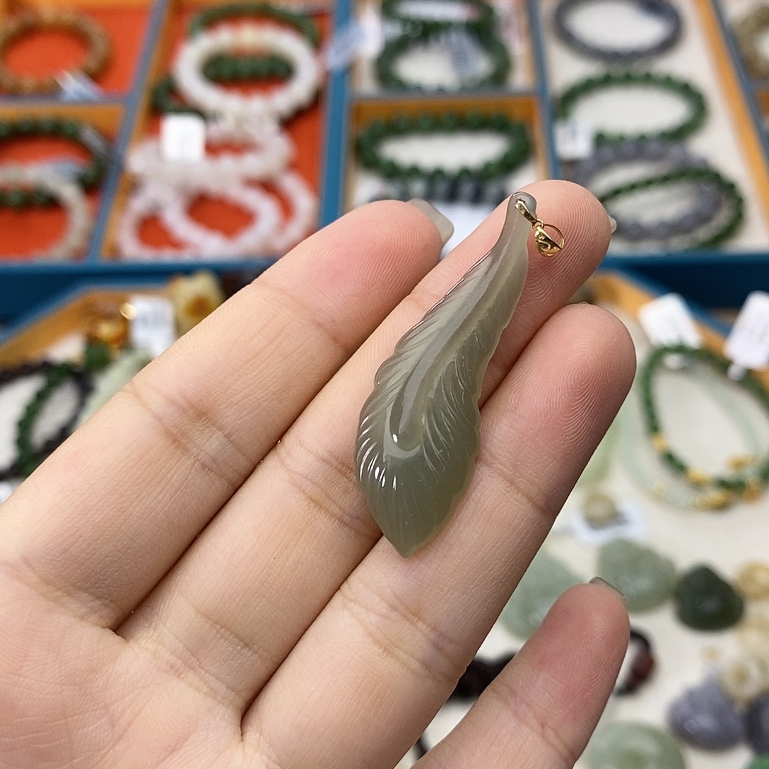 和田玉18K金镶嵌颈饰w6晴水羽毛