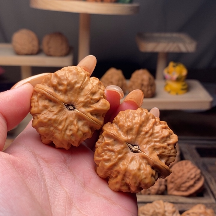 文玩核桃吊坠三角蛙39