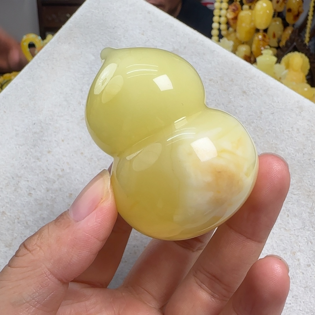 蜜蜡未镶嵌珠宝奇石