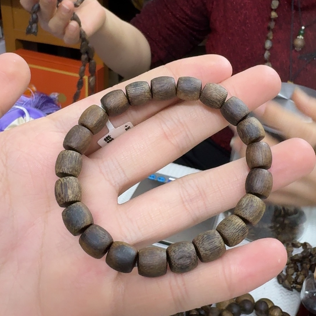 沉香木手串白棋沉水鼓珠单圈 10 克多样性发一