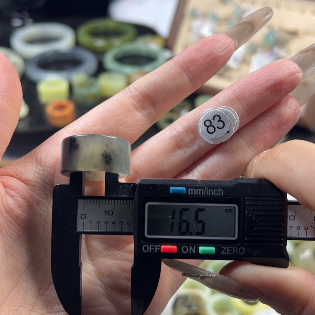 蛇纹石玉未镶嵌戒指