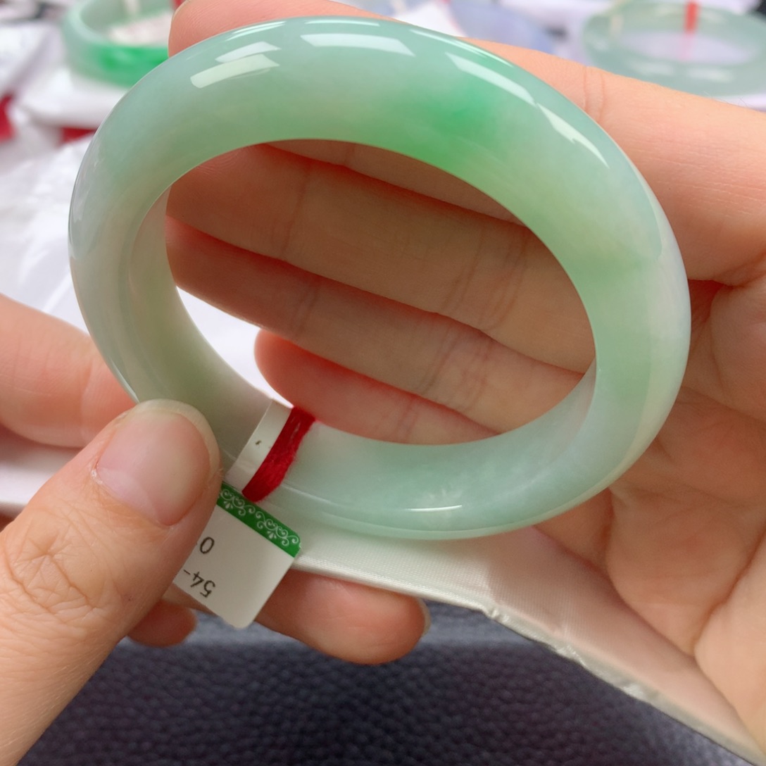 翡翠手镯未镶嵌缅甸天然A货翡翠手镯