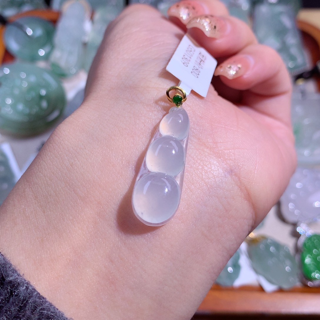 翡翠颈饰18K金镶嵌冰福豆