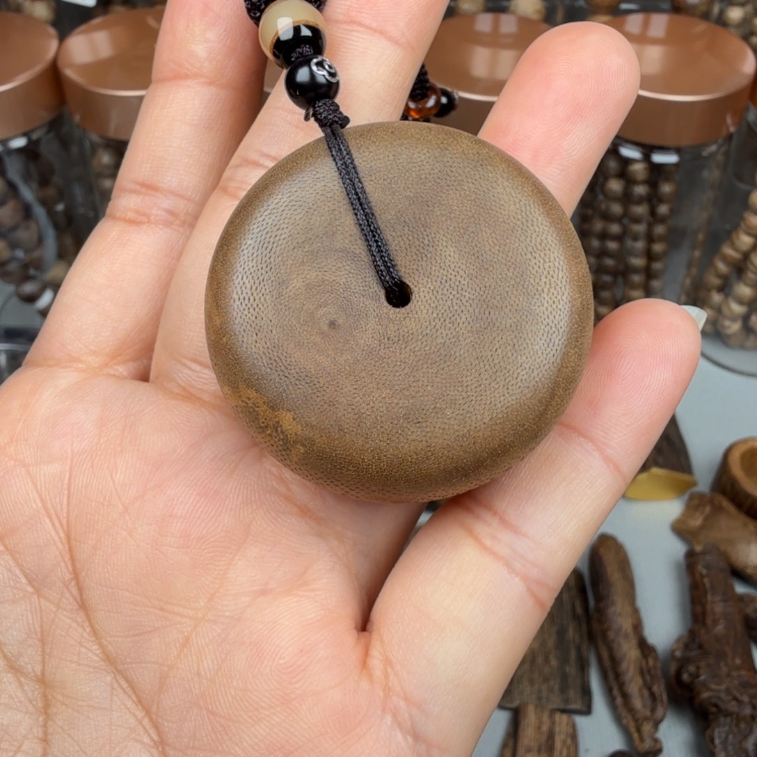 沉香沉香碎屑文莱平安扣 7 克