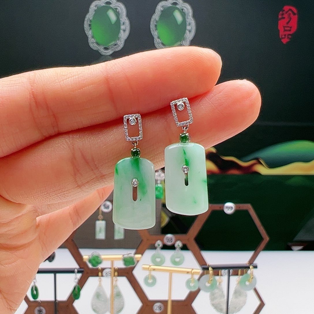 翡翠18K金镶嵌耳饰天然翡翠