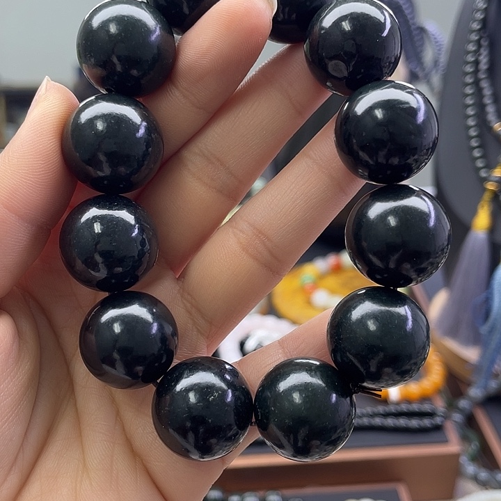 和田玉未镶嵌手串