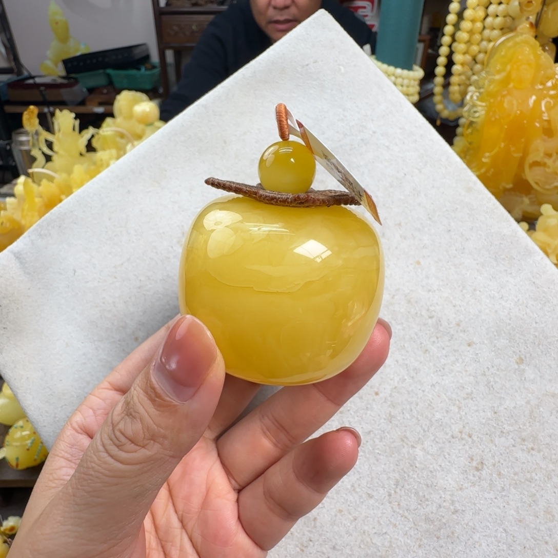 蜜蜡未镶嵌珠宝奇石