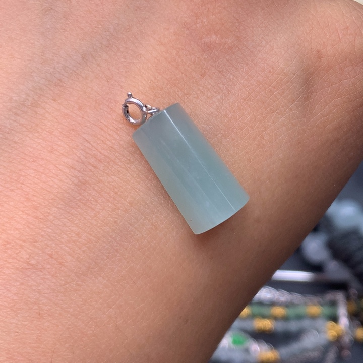 翡翠18K金镶嵌颈饰无事柱