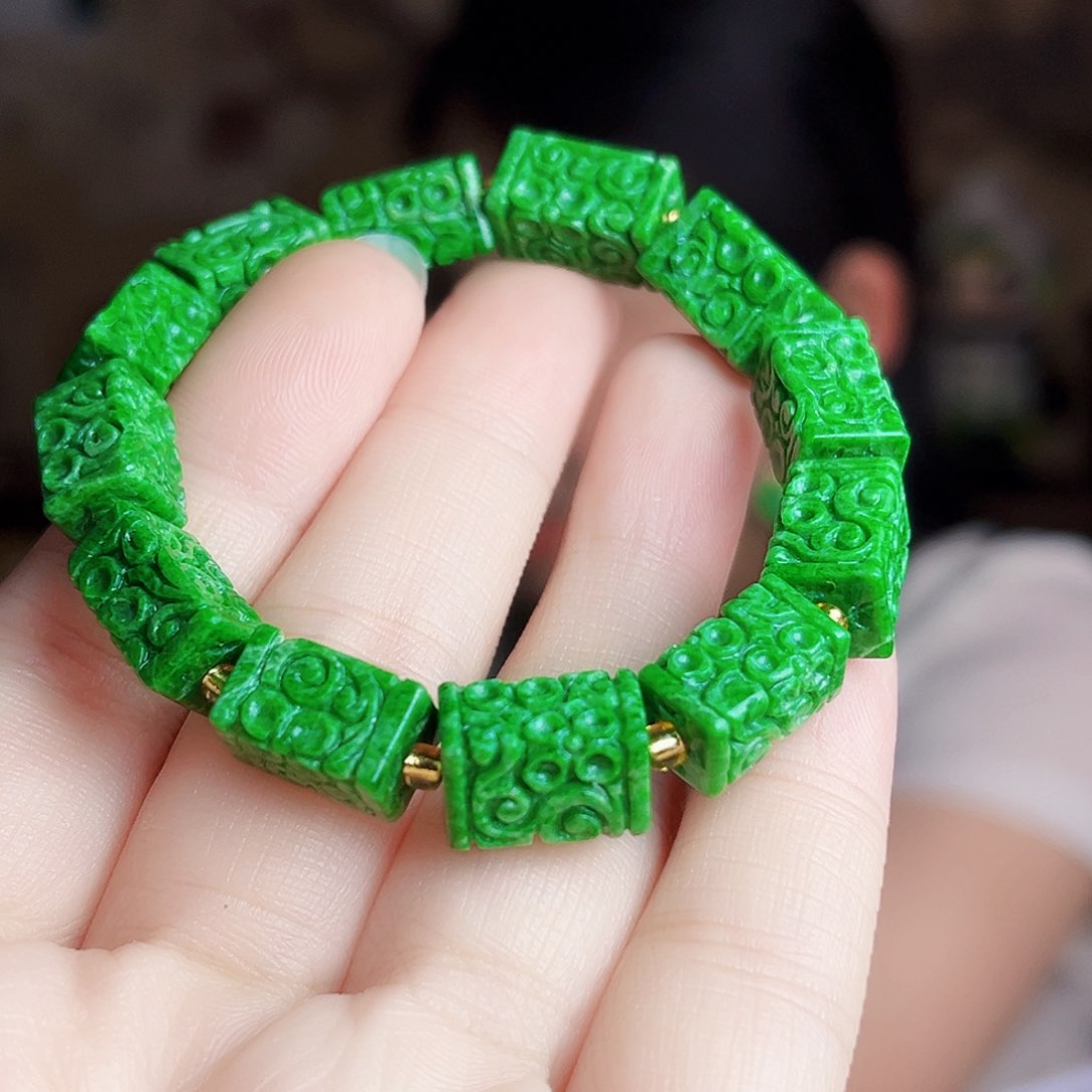 翡翠未镶嵌颈饰手链