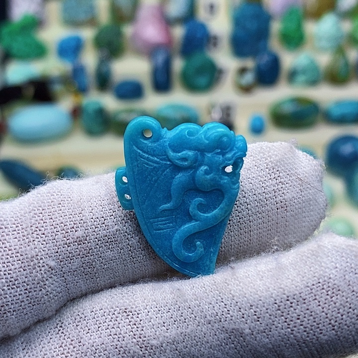 绿松石配饰未镶嵌