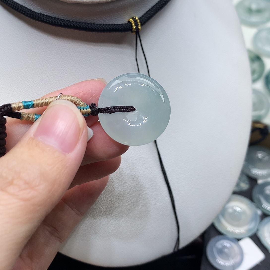 翡翠未镶嵌颈饰编号3，21/4.6