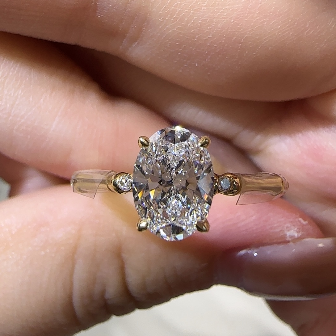 实验室培育钻石18K金镶嵌椭圆竹节1卡11/16