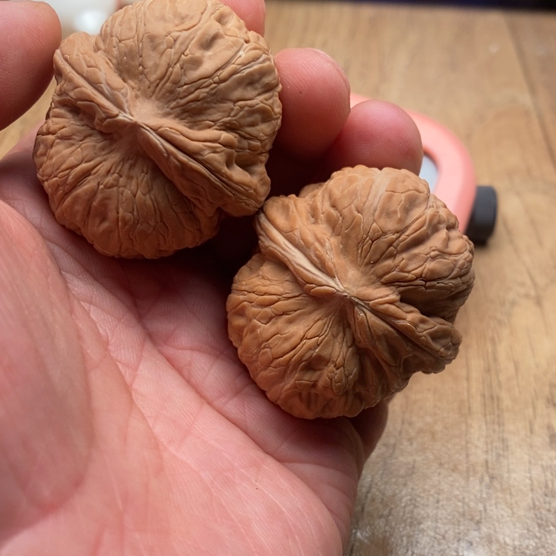 文玩核桃吊坠行**语元宝