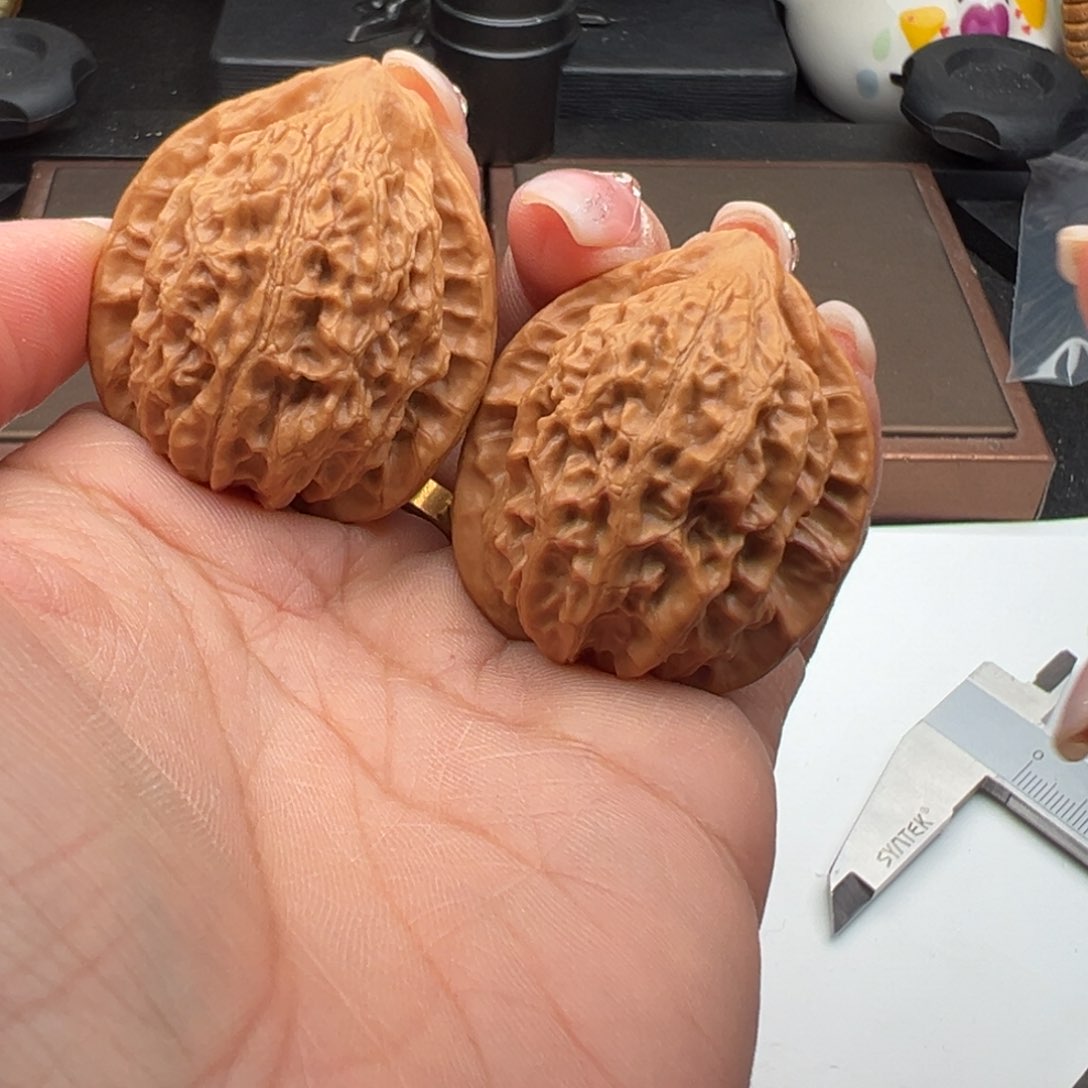 文玩核桃把件金牛36