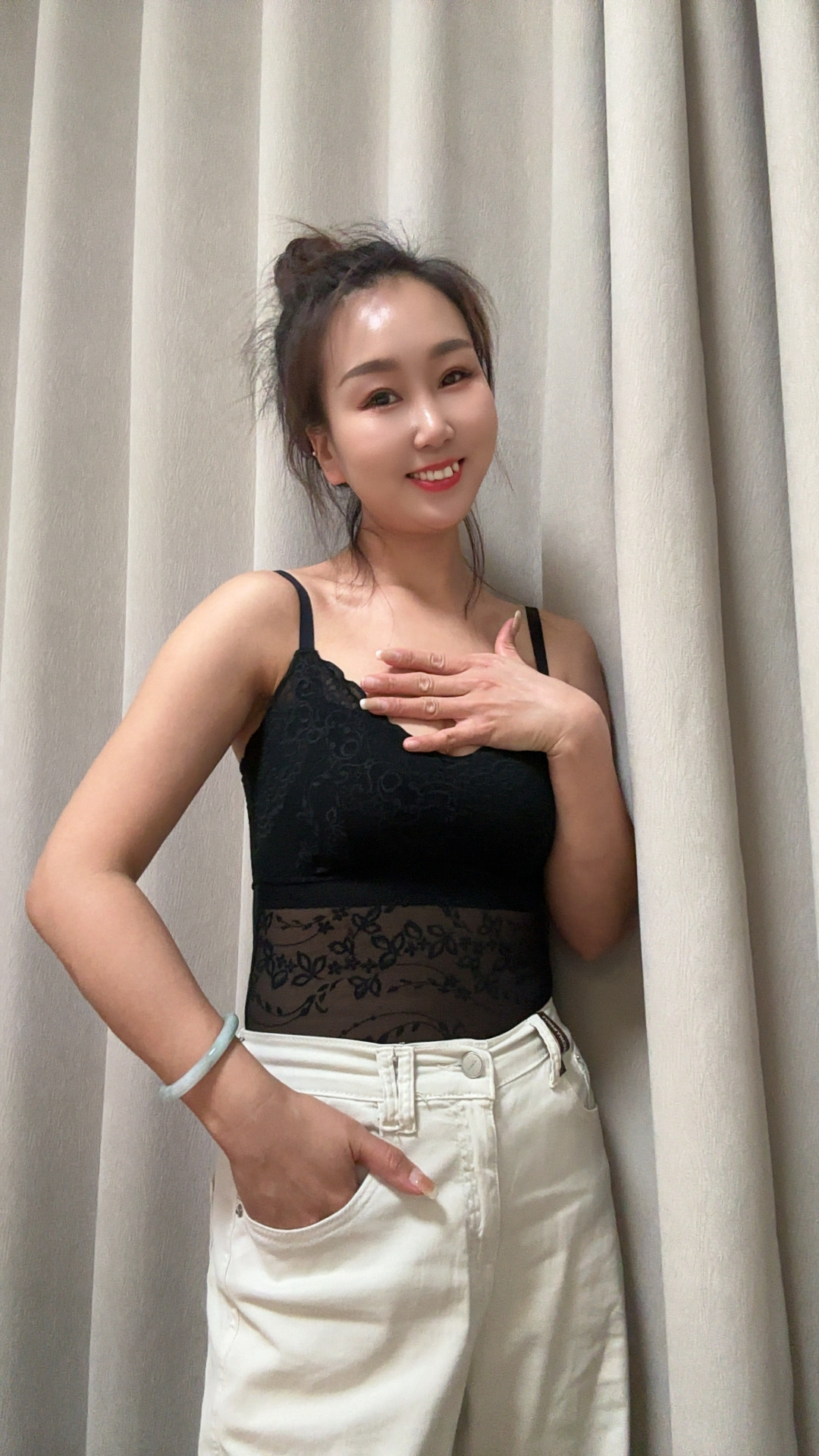 王芳家蕾丝吊带背心