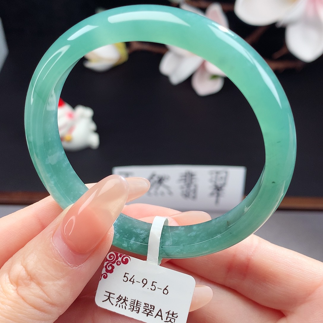 翡翠手镯（圆镯）未镶嵌