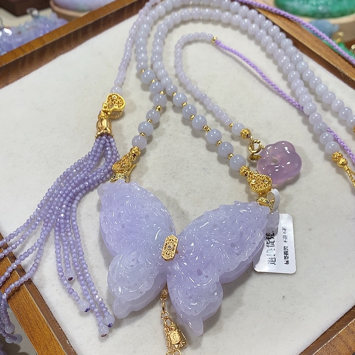 翡翠未镶嵌颈饰翡翠吊坠