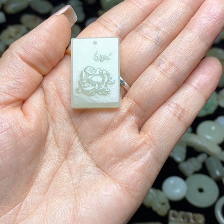 和田玉未镶嵌颈饰沙*