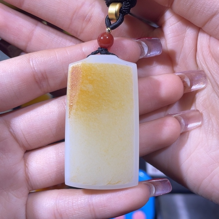 和田玉挂件未镶嵌隆****。