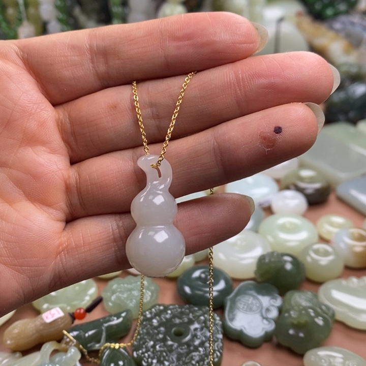 和田玉未镶嵌颈饰予