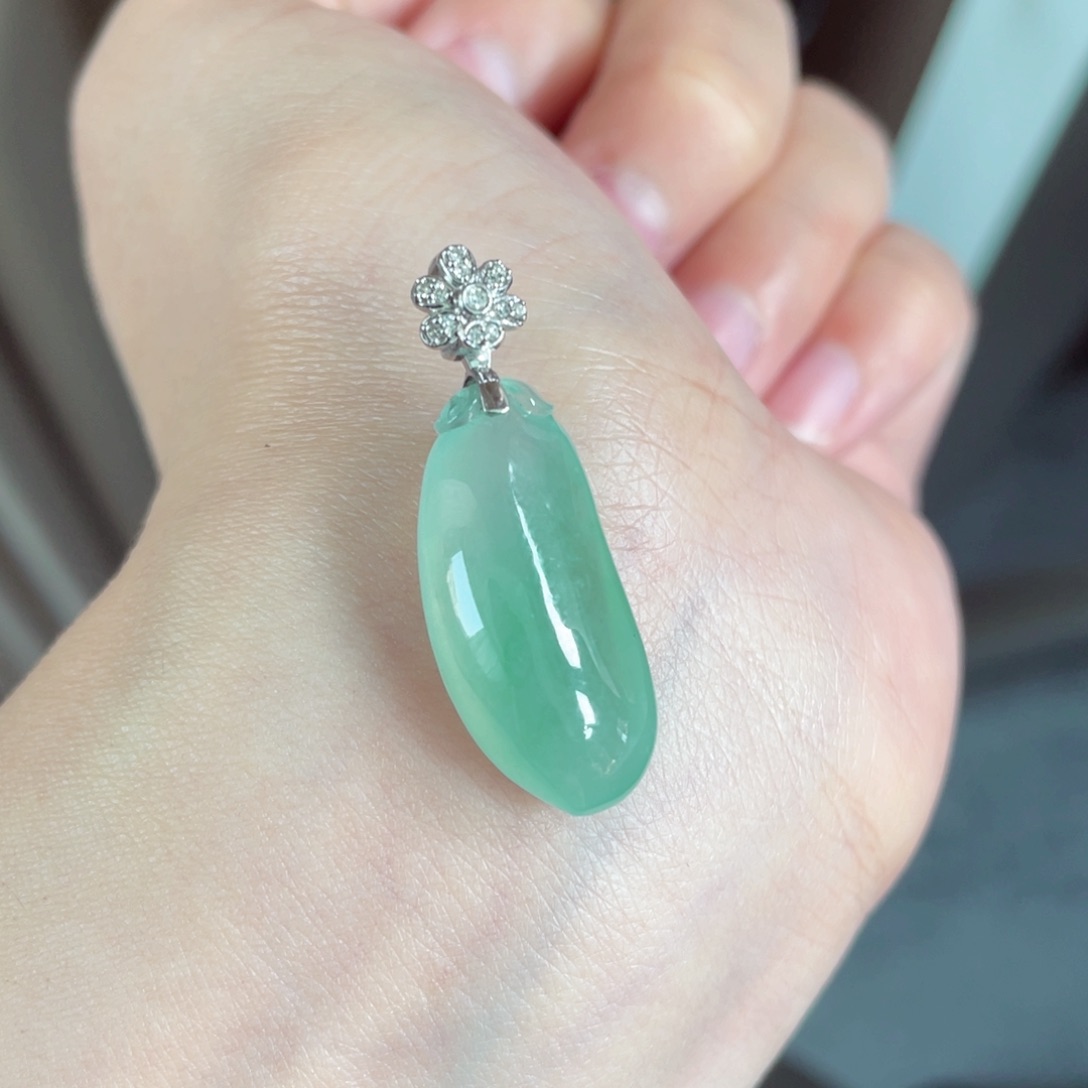 翡翠颈饰18K金镶嵌瓜