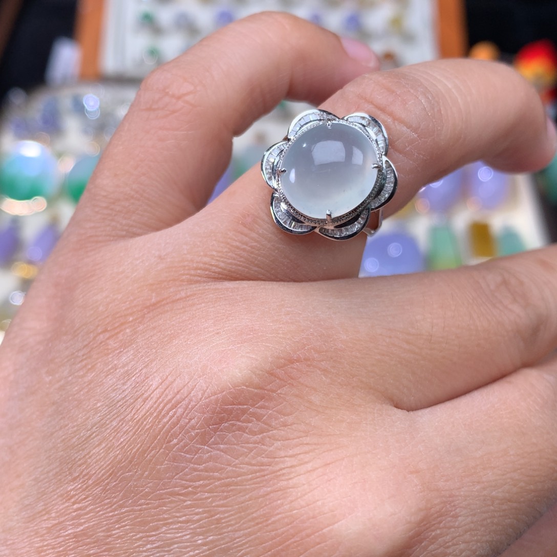 翡翠戒指18K金镶嵌蛋面戒指