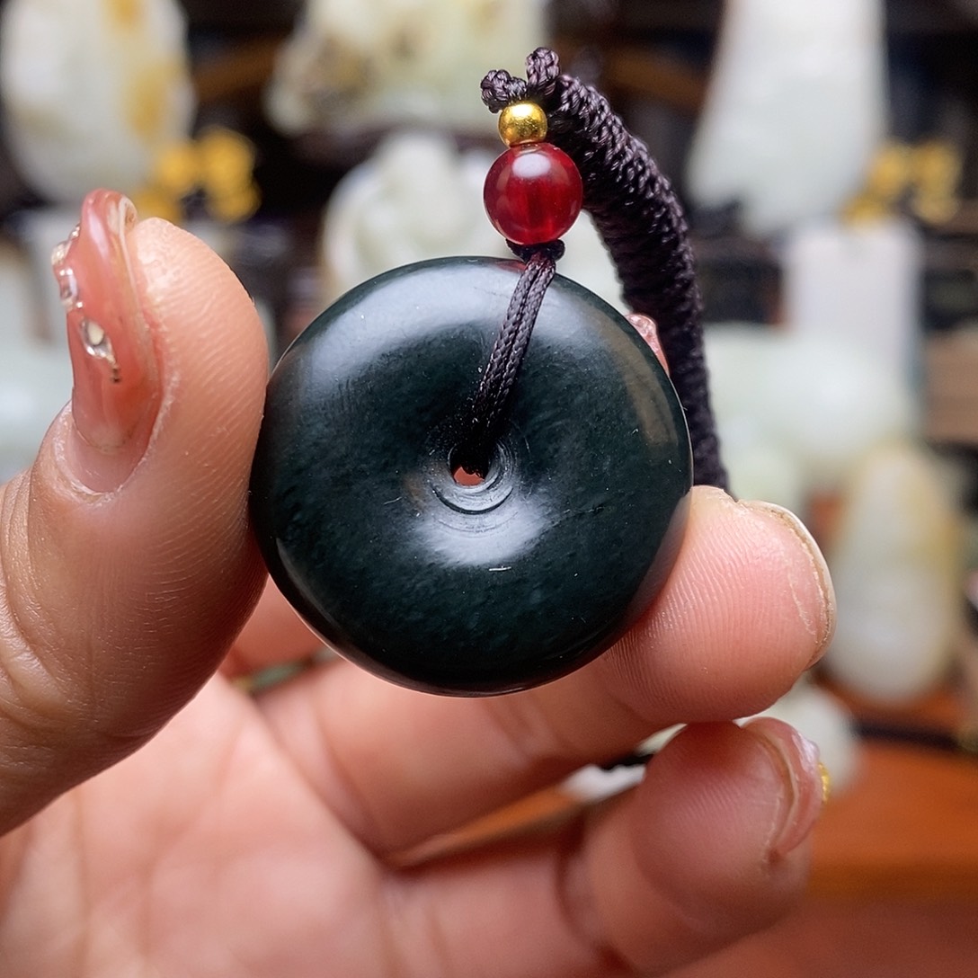 和田玉吊坠未镶嵌吊坠