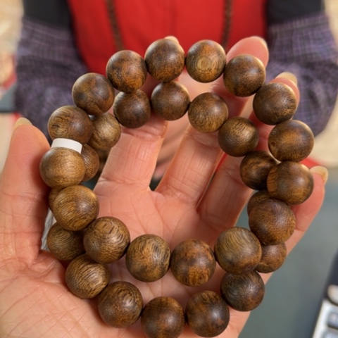 沉香手串乌身红土15克卡1.4多样性发1条