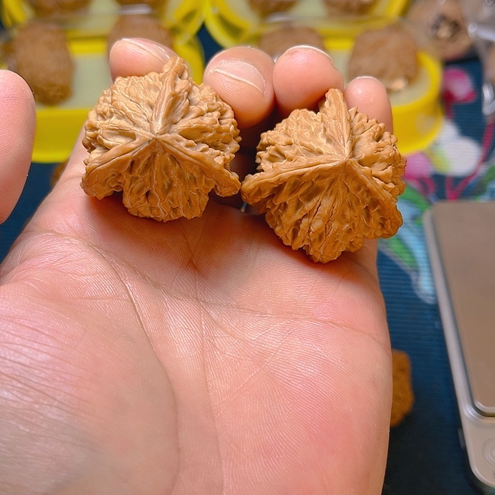 文玩核桃吊坠盘山三棱