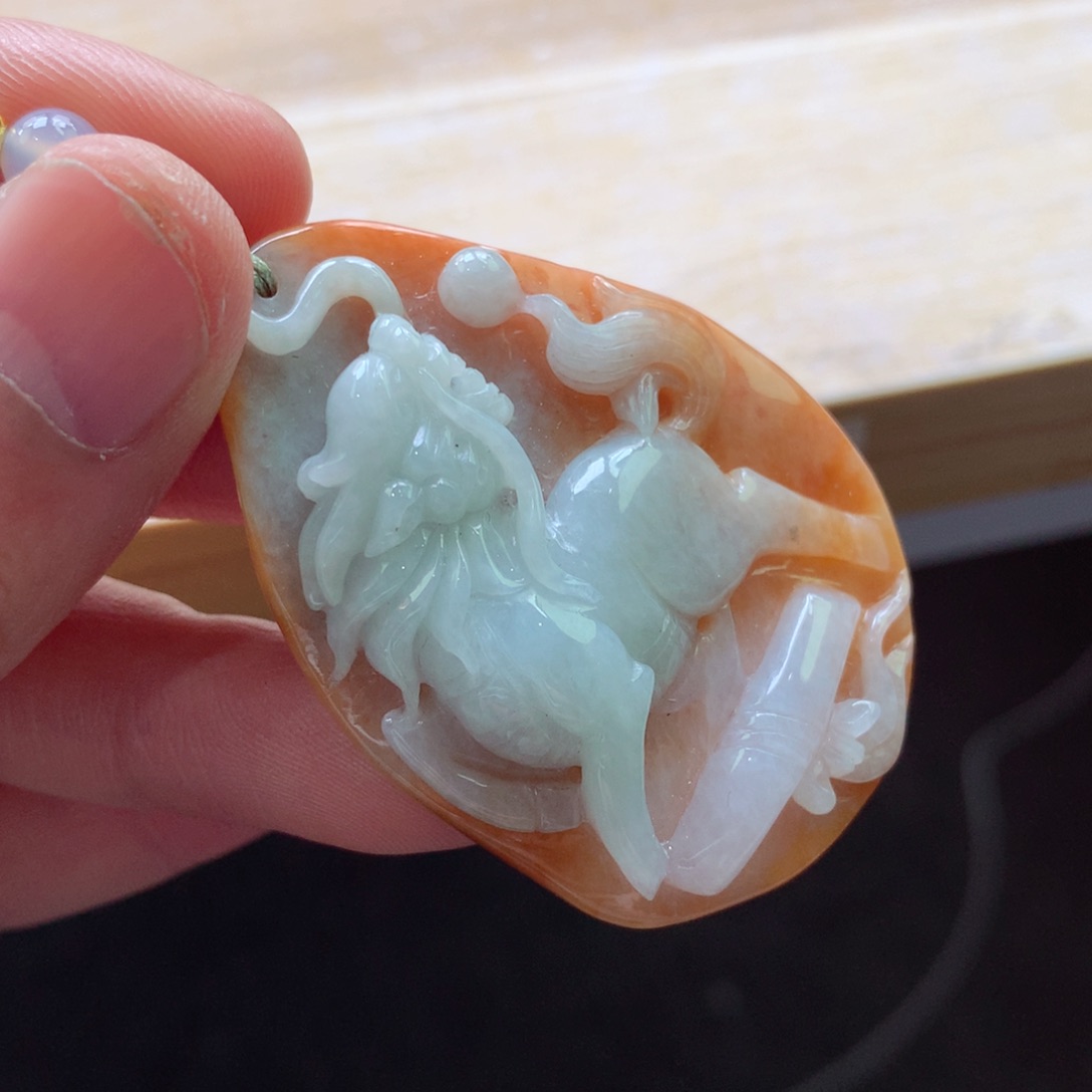 翡翠颈饰未镶嵌吊坠