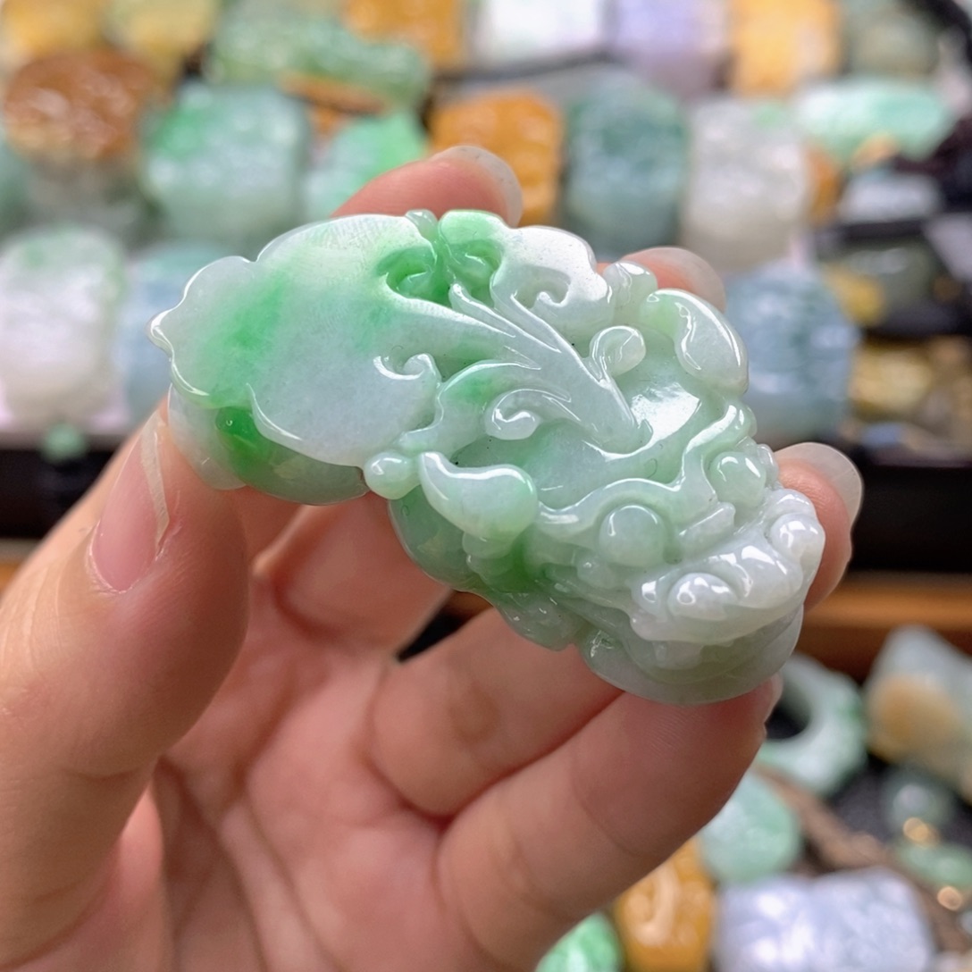 翡翠未镶嵌颈饰翡翠