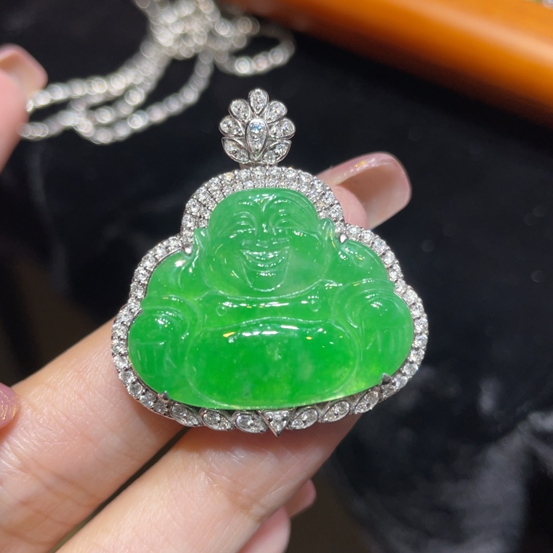 翡翠18K金镶嵌颈饰天然缅甸翡翠