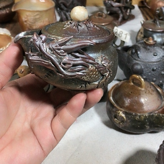 瓷片微瑕的龙宝瓶