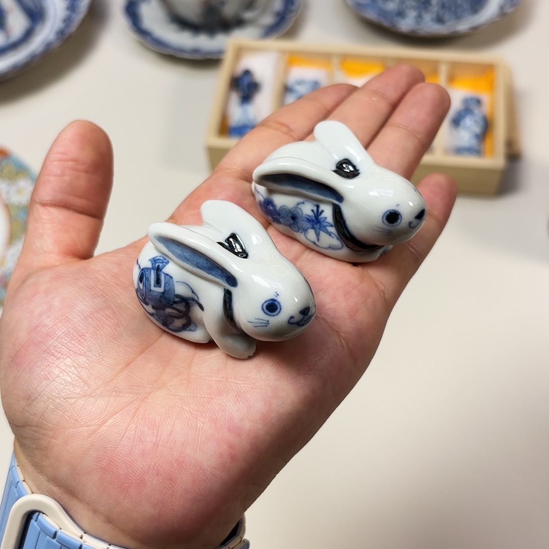 瓷     绫部史织。  